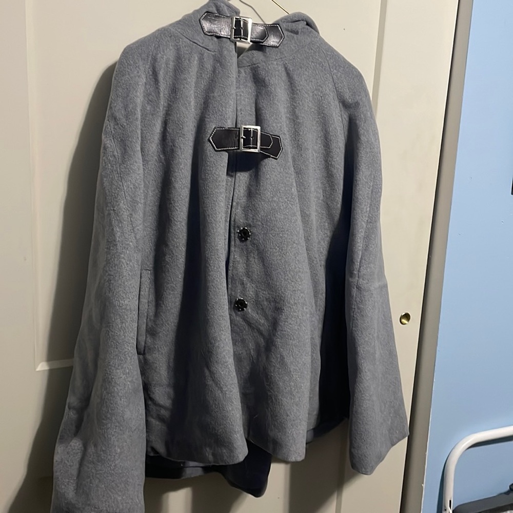 Hooded cape